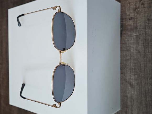 Quay Australia Gold Frame Black Lens Sunglasses main image 5